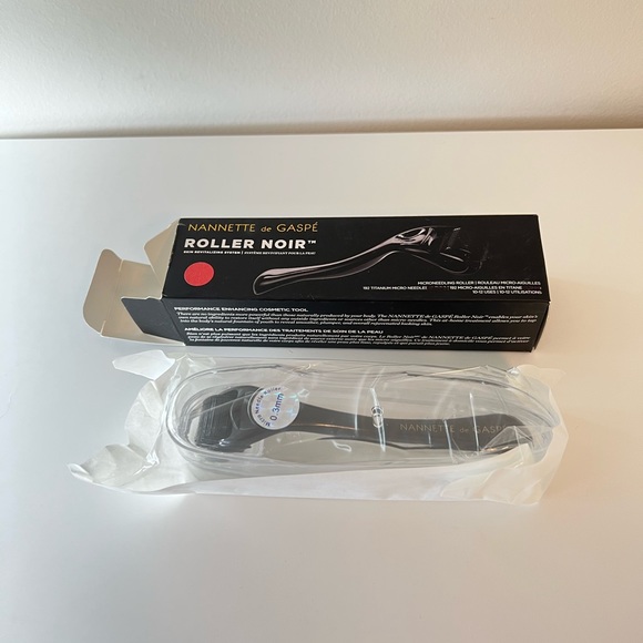 Brand new Nannette de Gaspe Roller Noir microneedling roller - Picture 1 of 8